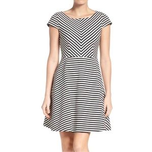 Felicity & Coco black&white stripe Dress sz small